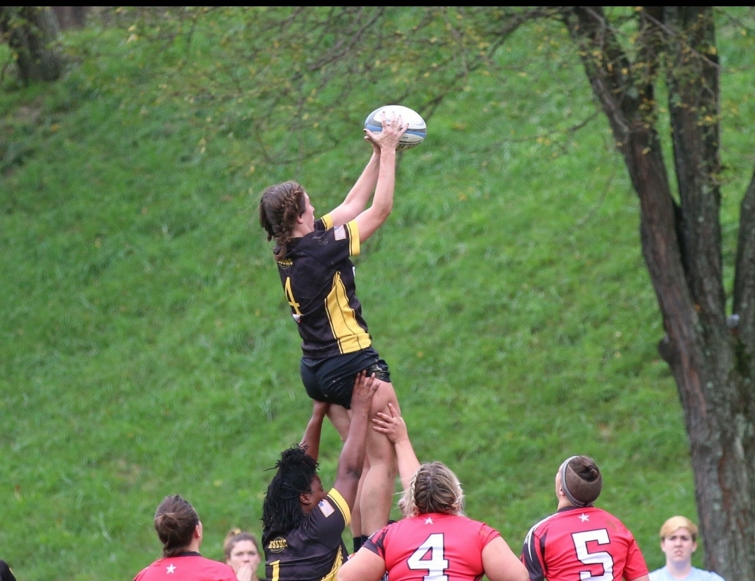 Chelsey Mitchell easily secures a Forge line-out